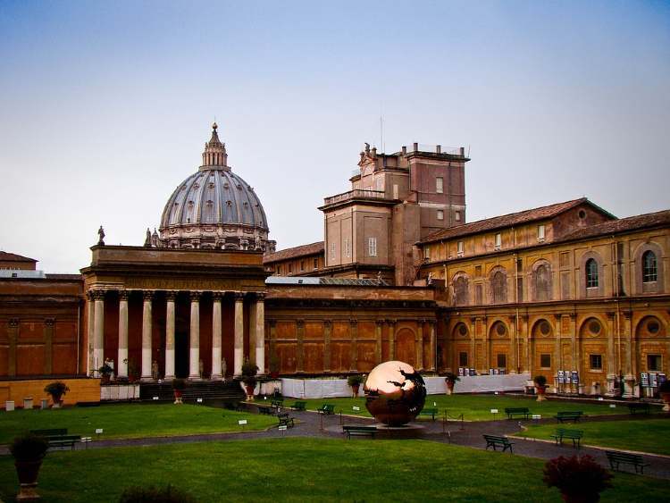 olaszo vatikan muzeum kert